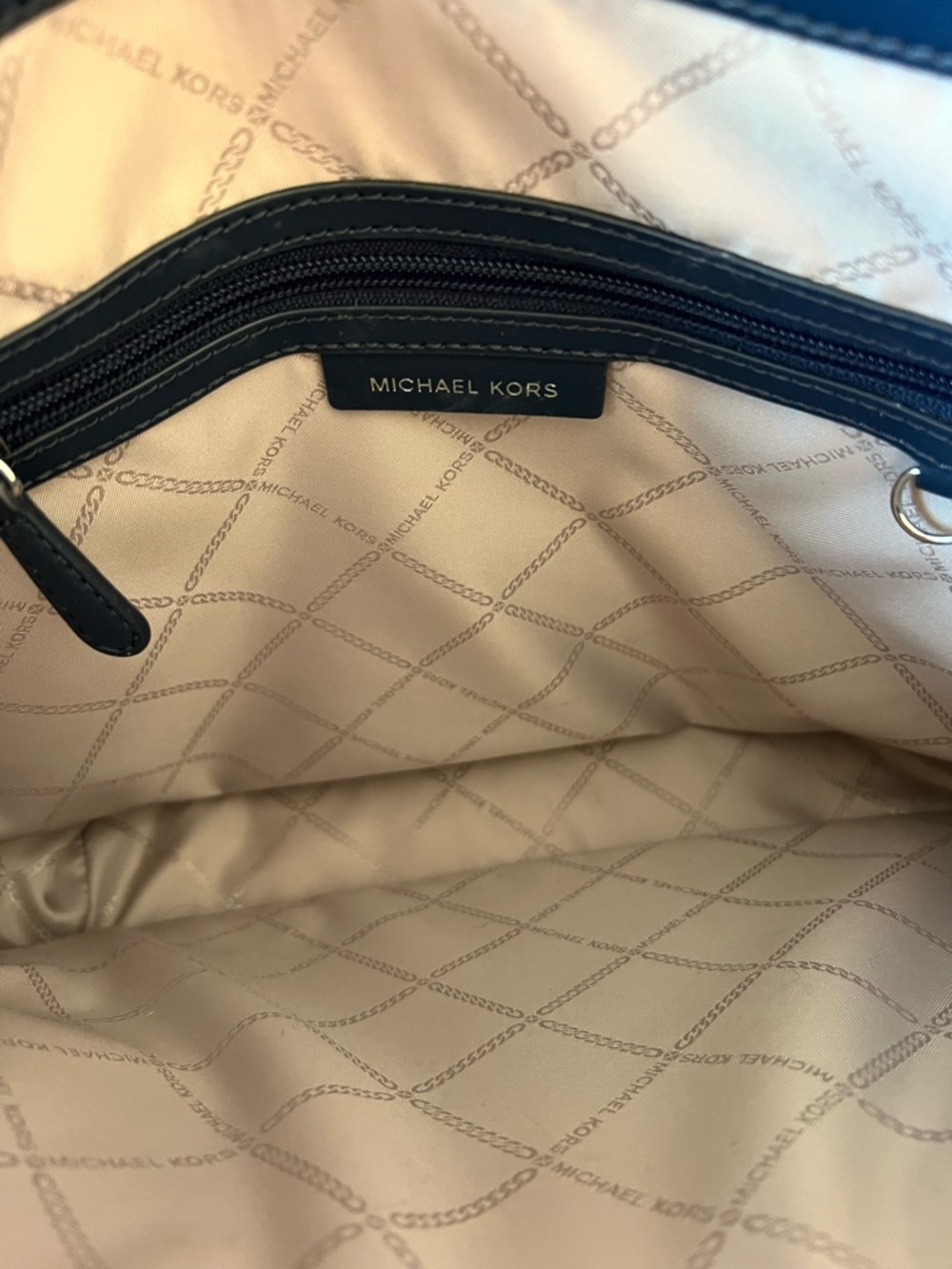 Michael Kors Voyager Large Color-Block Signature Tote - Picture 8 of 10